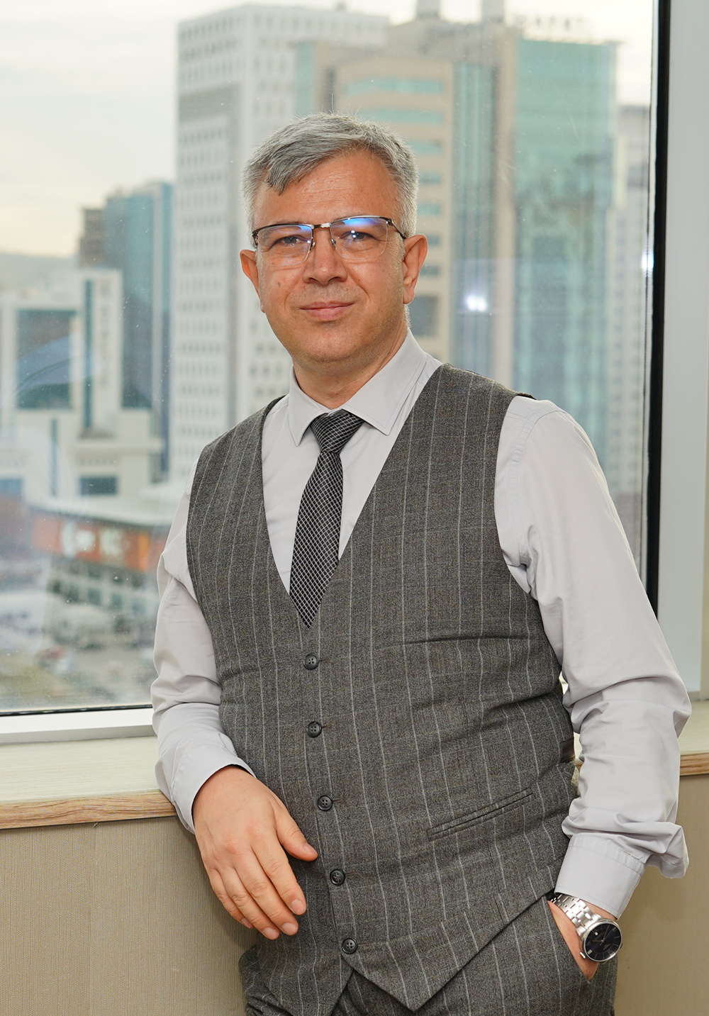 Dr. Namık Özkan